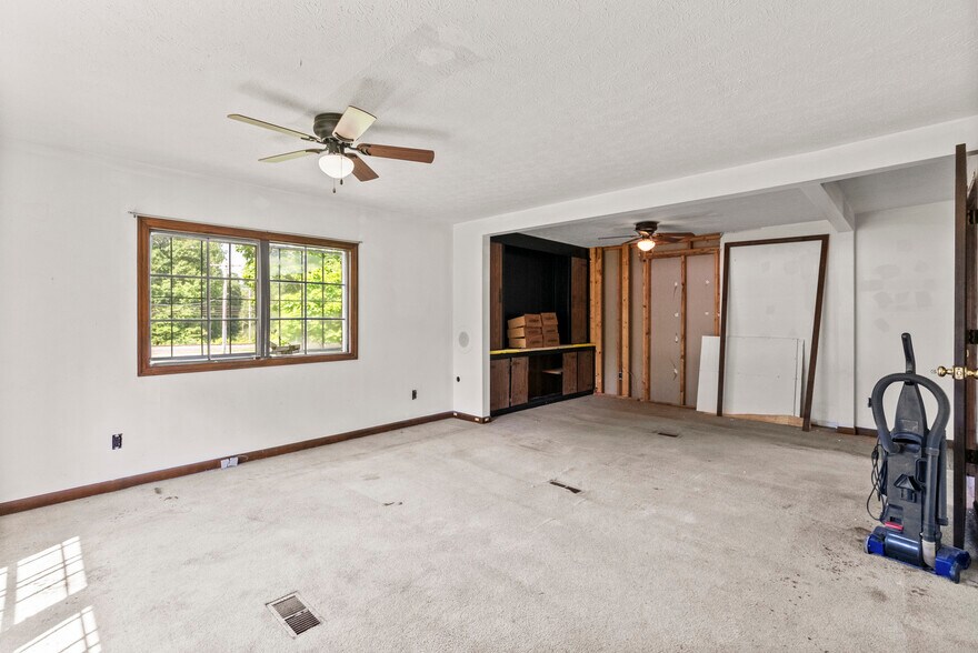 More Photos Of 130 Cooper Run, Shepherdsville Warehouse For Sale
