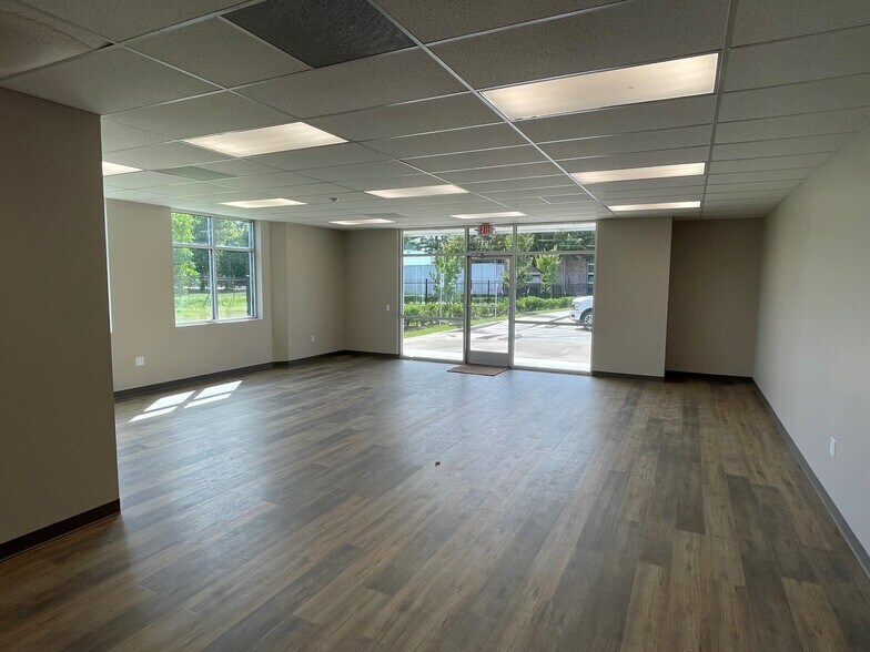 13010 W Willow Place Dr, Houston, TX 77070 Industrial For Lease