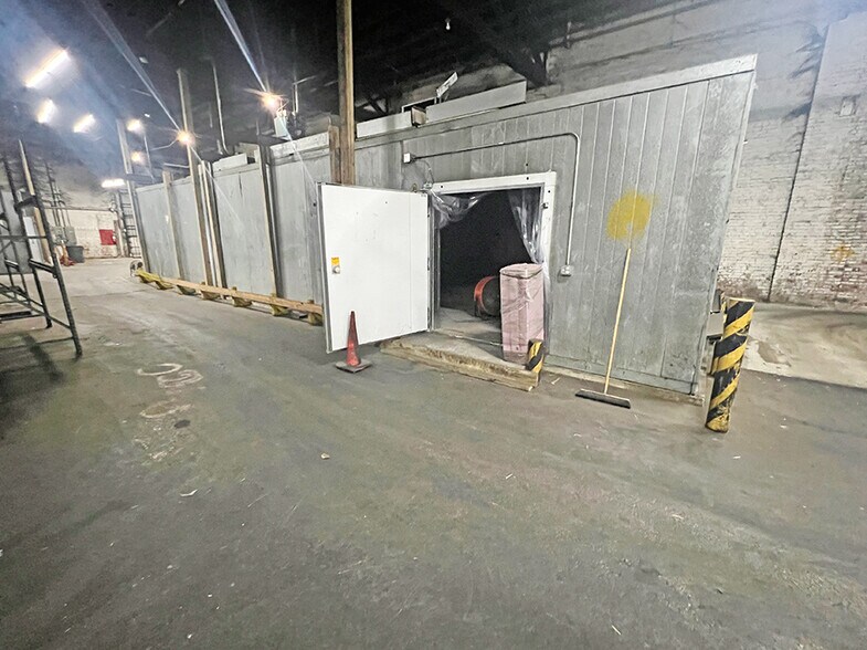 More Photos Of 575 N 20th St, East St Louis Industrial For Sale