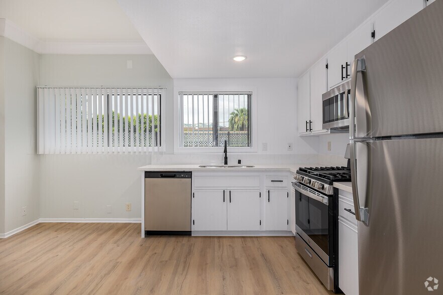 More Photos Of 420 W Windsor Rd, Glendale Apartments For Sale