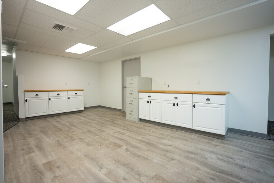 More Photos Of 8814-8816 S Sepulveda Blvd, Los Angeles Loft Creative Space For Lease