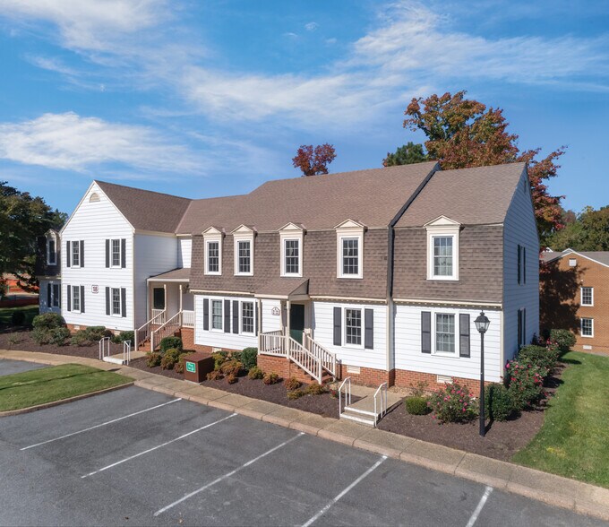 More Photos Of 220 House of Burgesses Way, Williamsburg Hotel For Sale