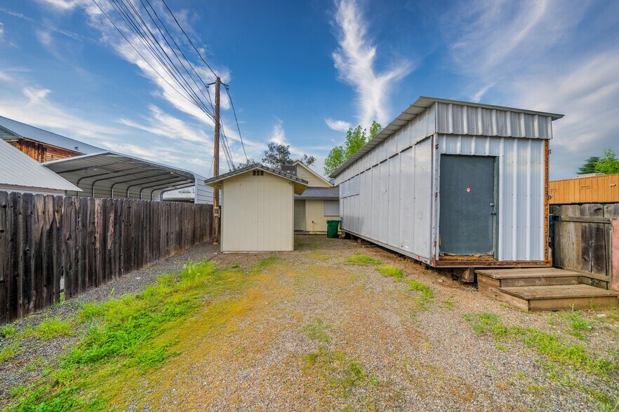 More Photos Of 20832 Front St, Cottonwood General Retail For Sale