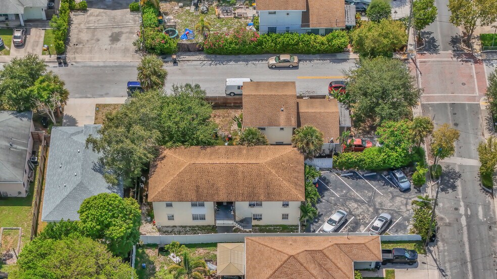 More Photos Of 715 Washington Ave, Lake Worth Apartments For Sale