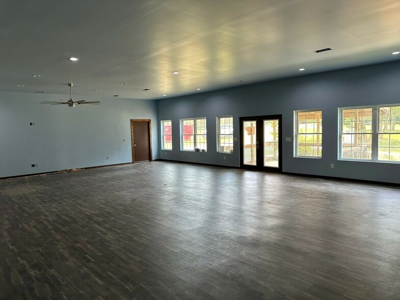 More Photos Of 2884 Pine Log Rd, Warrenville Office Residential For Lease