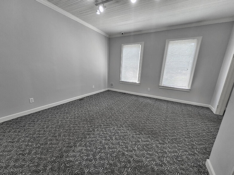 More Photos Of 191 Friarsgate Blvd, Irmo Flex For Lease