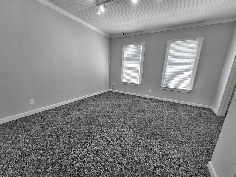 More Photos Of 191 Friarsgate Blvd, Irmo Flex For Sale