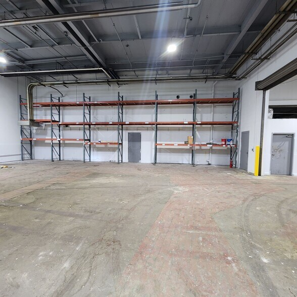 More Photos Of 1770-1810 Lemoyne Ave, Syracuse Warehouse For Sale