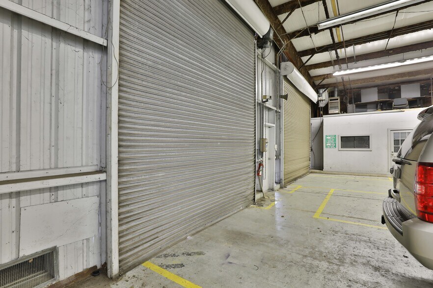 More Photos Of 12130 SH 3, Webster Warehouse For Lease