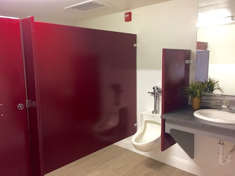 More Photos Of 1862 S Broadway, Santa Maria Office For Lease