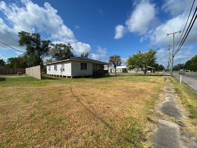 More Photos Of 1501 Dupont, Orange Warehouse For Sale