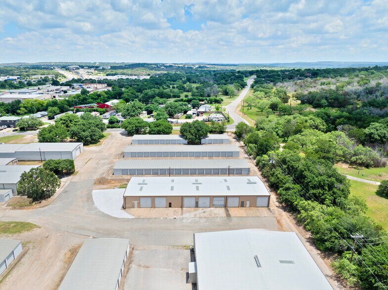More Photos Of 2703 Commerce St, Marble Falls Warehouse For Lease