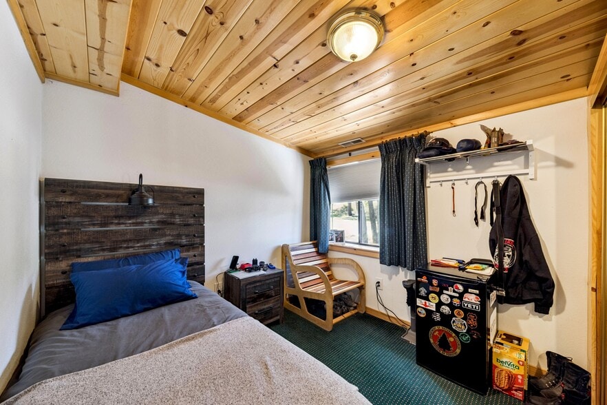 More Photos Of 804 Hwy 50, South Lake Tahoe Lodge Meeting Hall For Sale