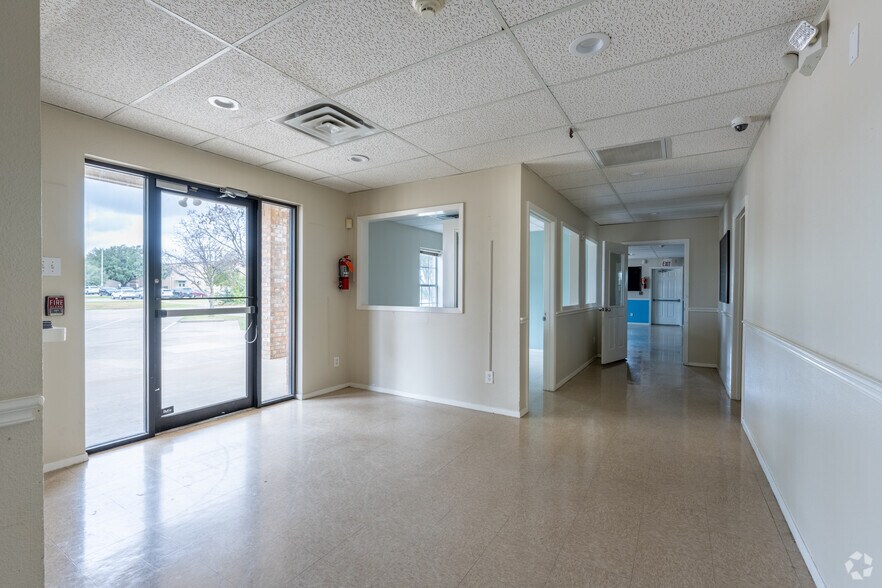 More Photos Of 50 Village Trail, Trophy Club Schools For Sale