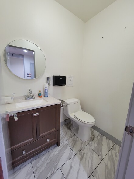 More Photos Of 3231 Waring Ct, Oceanside Medical For Sale