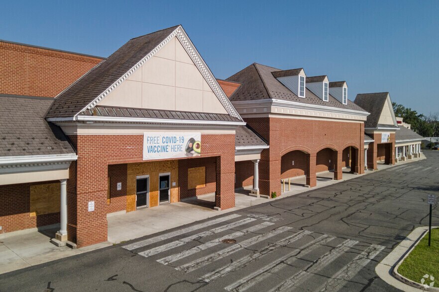 Primary Photo Of 7451-7475 Richmond Hwy, Alexandria Freestanding For Lease