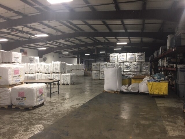More Photos Of 1013 Tamarac Dr, Carpentersville Warehouse For Lease