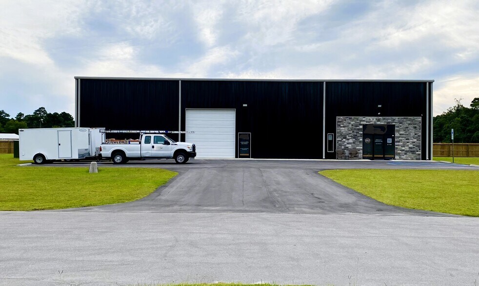 Primary Photo Of 107 Freedom Park Dr, Hubert Distribution For Lease