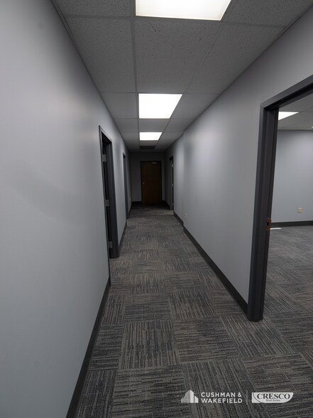 More Photos Of 16600 Sprague Rd, Middleburg Heights Office For Lease