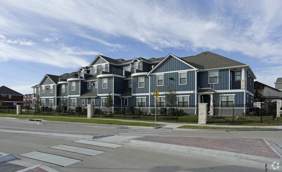 More Photos Of 2888 Nash St, Bryan Apartments For Sale