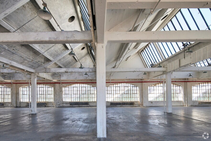 More Photos Of 890 Garrison Ave, Bronx Office For Sale