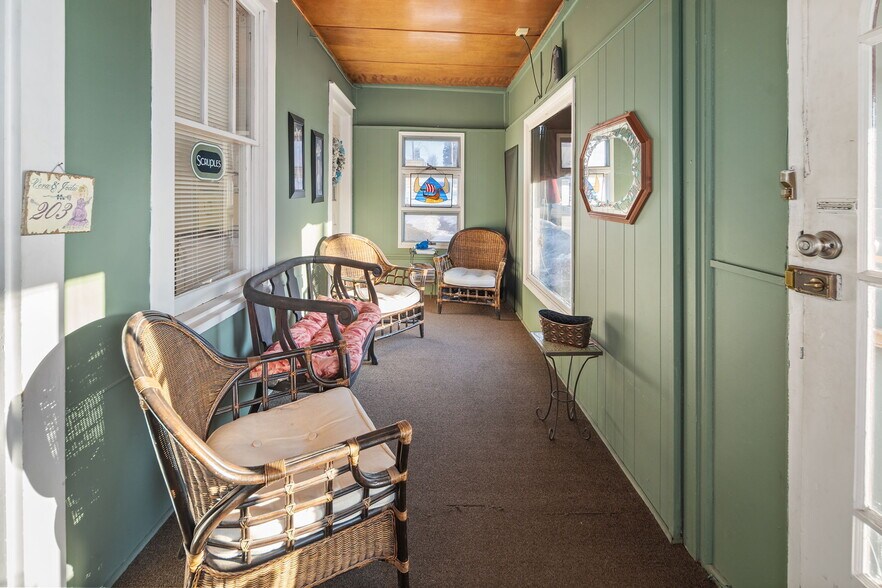 More Photos Of 203 Columbia st, Rensselaer Specialty For Sale