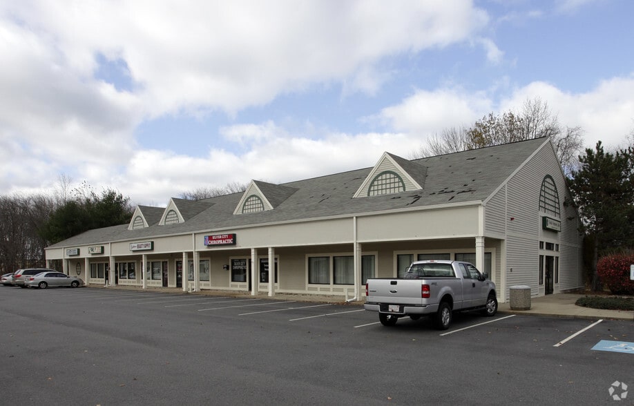 More Photos Of 473 South St W, Raynham Unknown For Lease