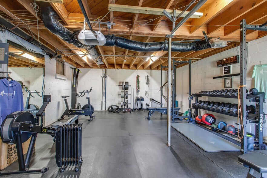 More Photos Of 1191 W Main St, Franklin Office For Sale