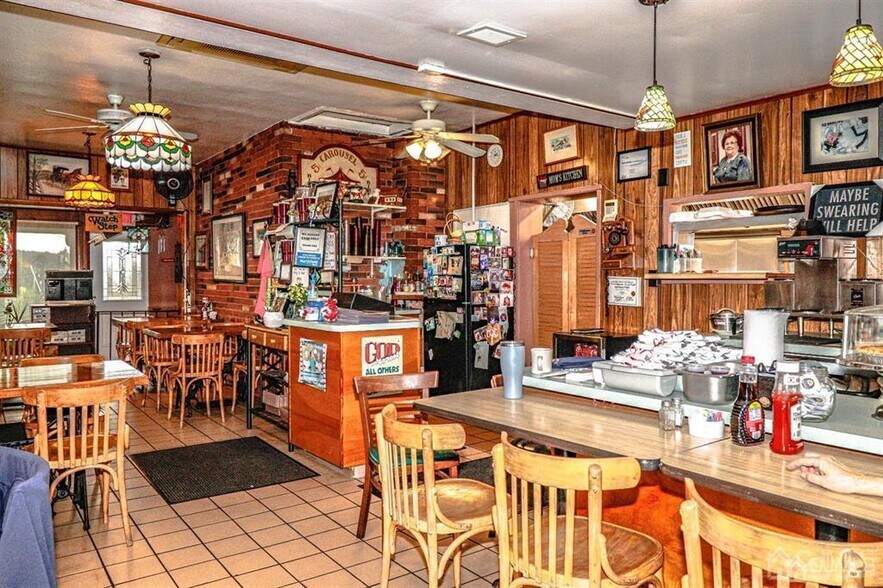 More Photos Of 36 John Ringo Rd, Ringoes Restaurant For Lease