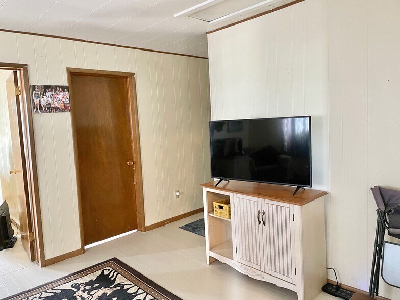 More Photos Of 710 Cedar Ave, Kemmerer Apartments For Sale