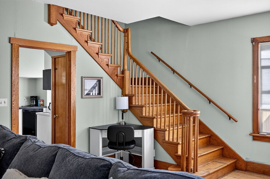 More Photos Of 910 W Market St, Lewisburg Freestanding For Sale