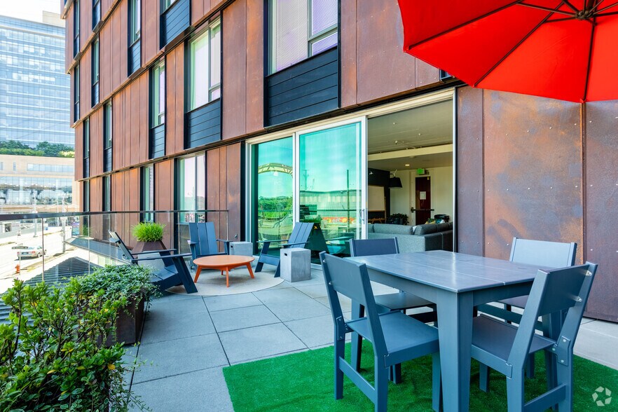 More Photos Of 3155 S Moody Ave, Portland Apartments For Lease