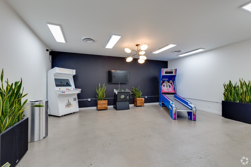 More Photos Of 319 S 3rd St, Las Vegas Loft Creative Space For Sale