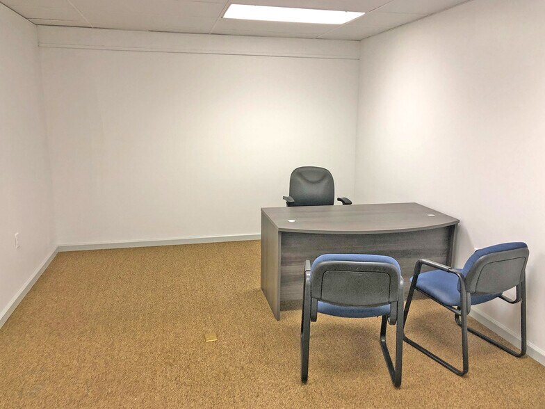 More Photos Of 556 Main St, Stroudsburg Office Residential For Lease