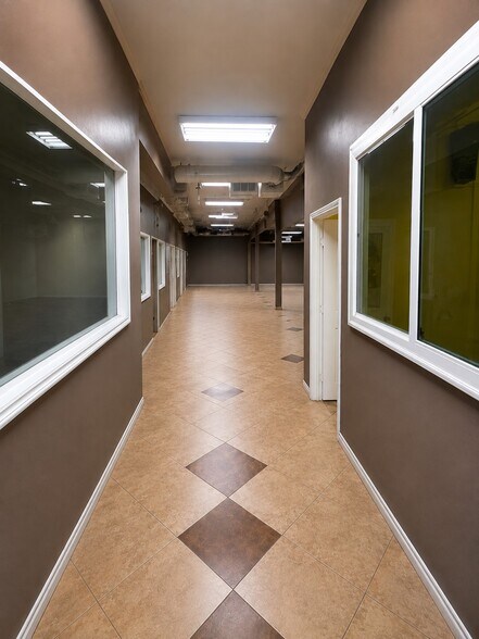 More Photos Of 4008-4014 Jefferson Blvd, Los Angeles Manufacturing For Lease