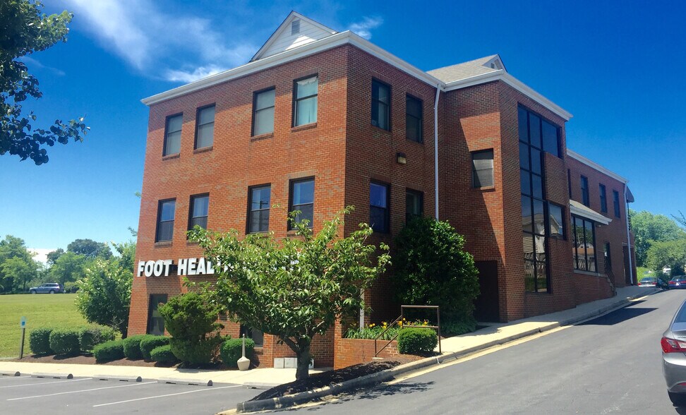 More Photos Of 2086 Generals Hwy, Annapolis Office For Lease