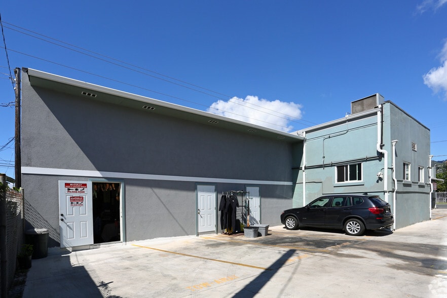 More Photos Of 841-847 McCully St, Honolulu Freestanding For Lease