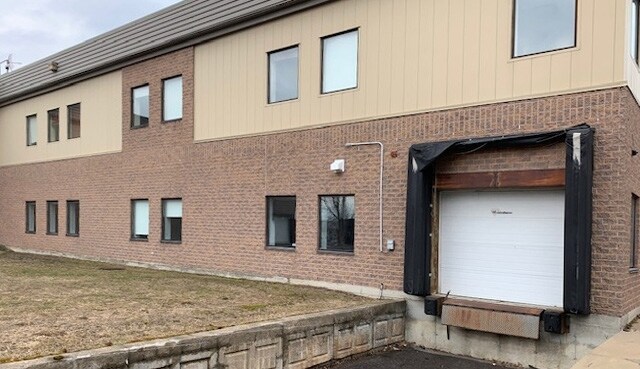 More Photos Of 891-895 Boul Charest O, Québec Office For Lease