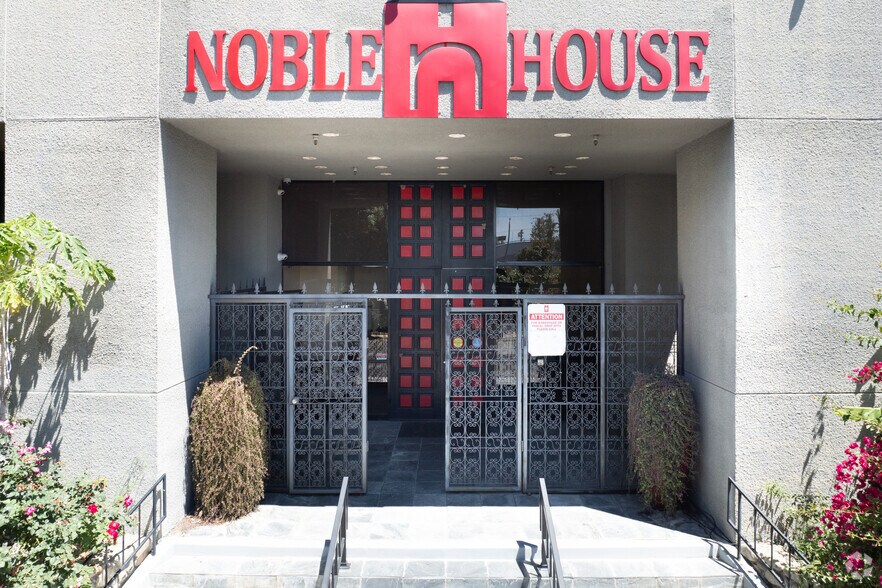 More Photos Of 21325 Superior St, Chatsworth Manufacturing For Lease