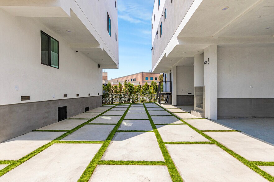 More Photos Of 1636 Longwood Ave, Los Angeles Apartments For Sale