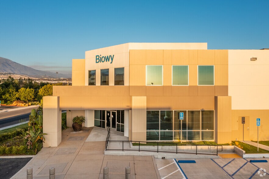 More Photos Of 27002 Vista Terrace, Lake Forest Manufacturing For Lease