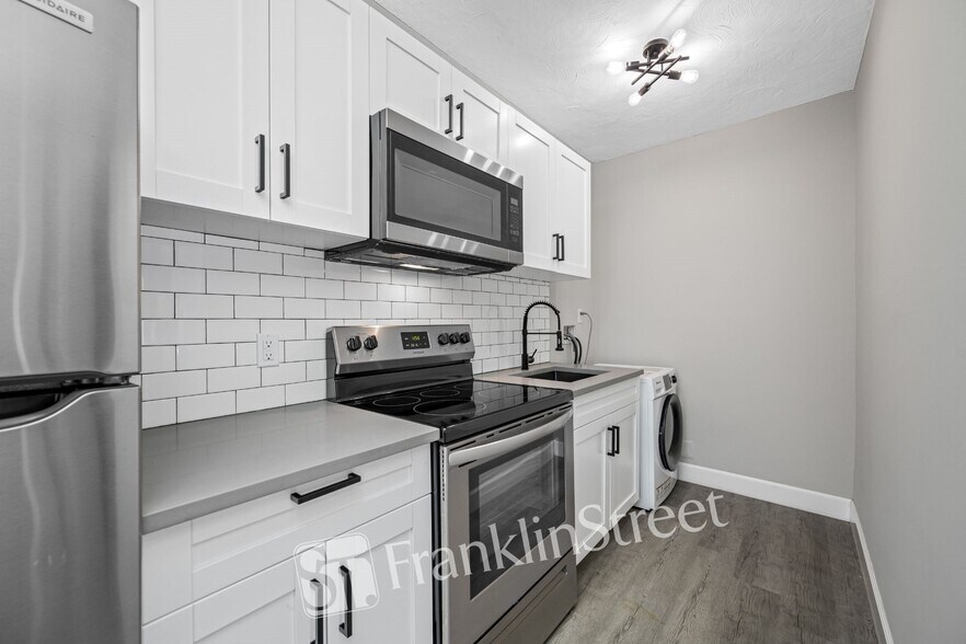 More Photos Of 104 S Armenia Ave, Tampa Apartments For Sale