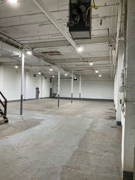 More Photos Of 59-71 Oak St, Hackensack Light Manufacturing For Lease