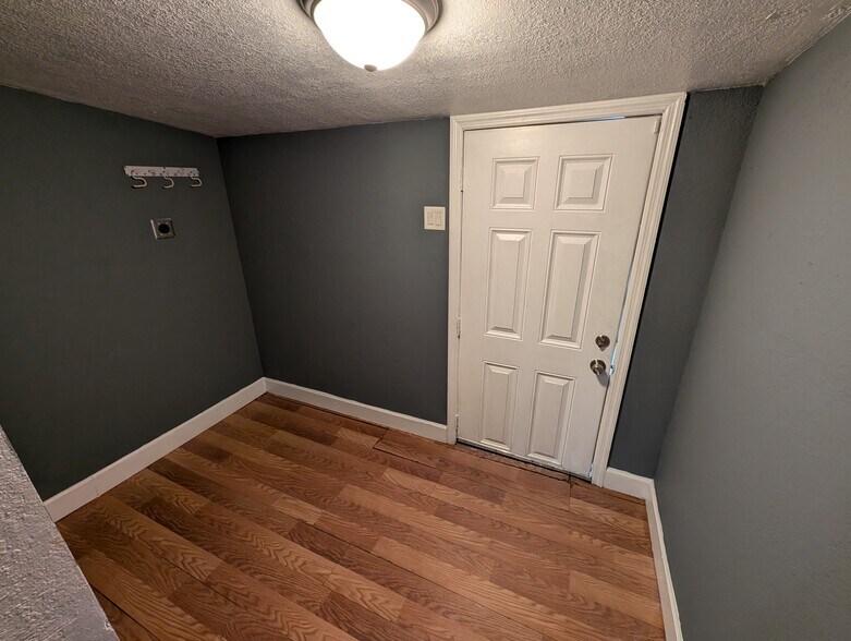 More Photos Of 1901 W Sligh Ave, Tampa Office For Sale