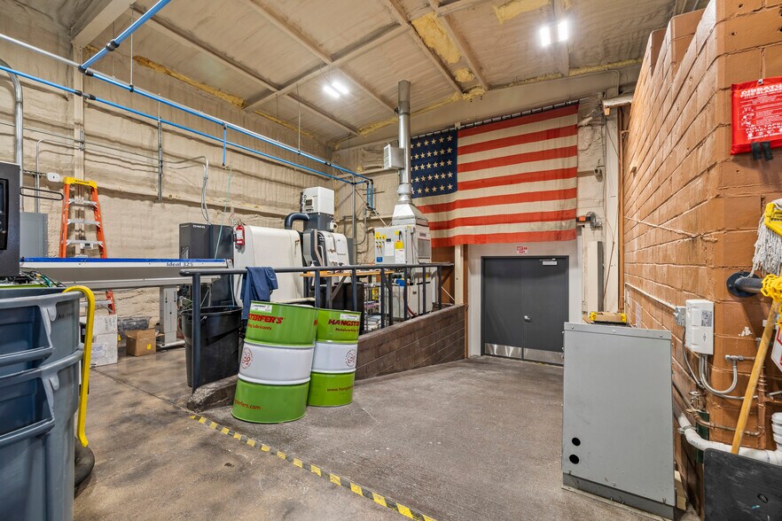 More Photos Of 324 Jefferson St, Fort Collins Warehouse For Lease