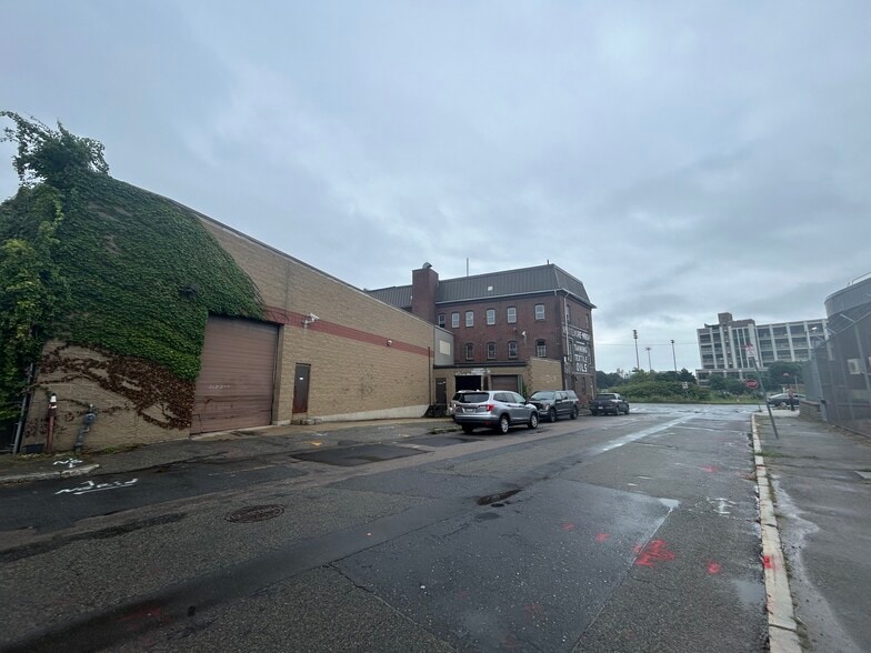 More Photos Of 62 Alford St, Boston Distribution For Sale