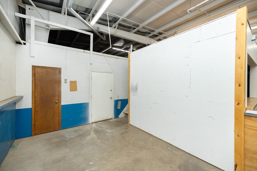 More Photos Of 130 E 10th Ave, South Hutchinson Industrial For Sale