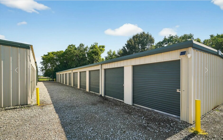 More Photos Of 2209 Richard St, Abbeville Self Storage For Sale