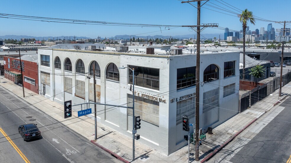 More Photos Of 197 E Jefferson Blvd, Los Angeles Warehouse For Sale