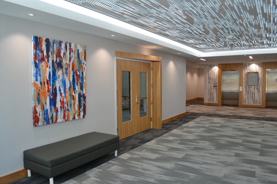 More Photos Of 101 SW Cary Pky, Cary Medical For Lease